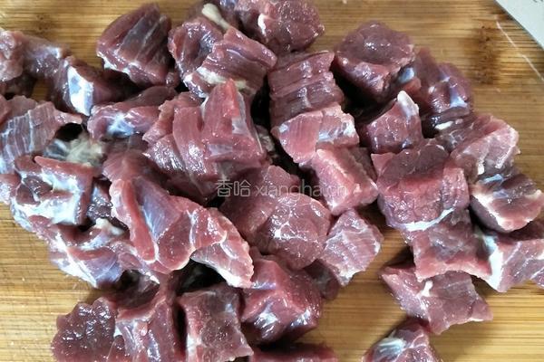 土豆烧牛肉的做法图解2