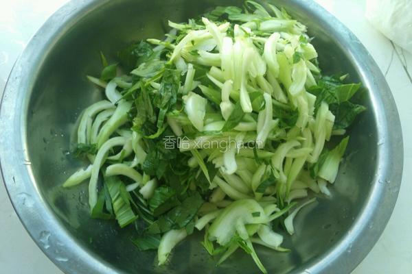 油菜丝汆丸子的做法图解1