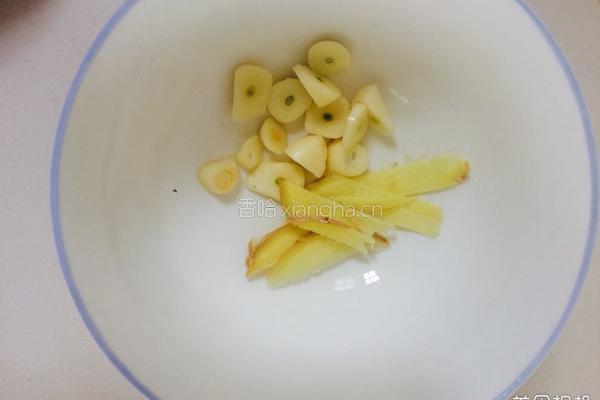 丝瓜炒毛豆的做法图解3
