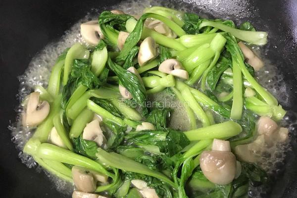 蘑菇炒青菜的做法图解6