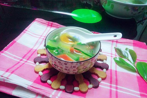 黄瓜胡萝卜皮蛋汤的做法图解7