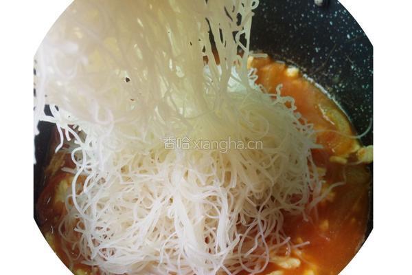 湿炒番茄炒蛋米粉的做法图解11