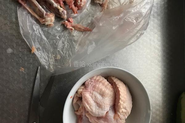 酿鸡翅的做法图解1