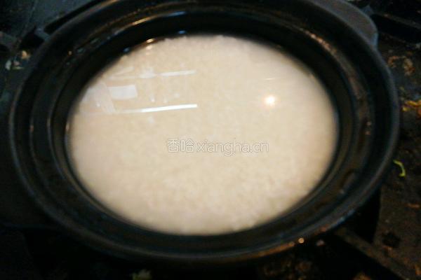 广州腊味煲仔饭的做法图解2