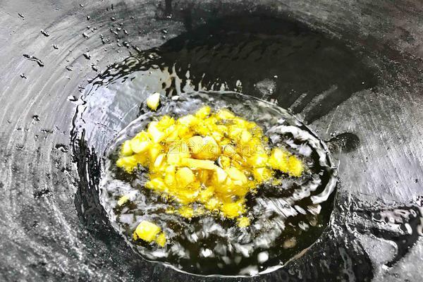 双椒炒黄瓜（儿时的味道）的做法图解4