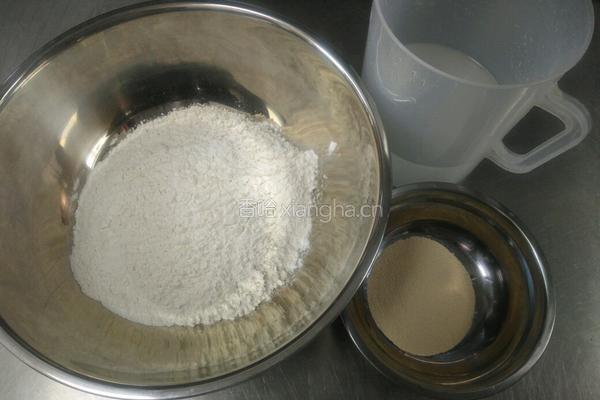 奶油葱花饼的做法图解1