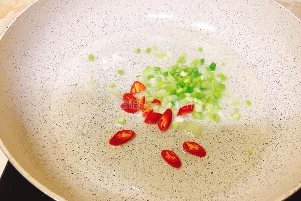 肉末西葫芦的做法图解2