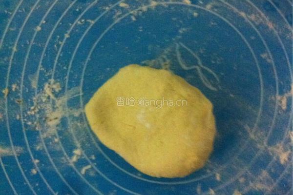 五仁豆沙蛋黄酥的做法图解1