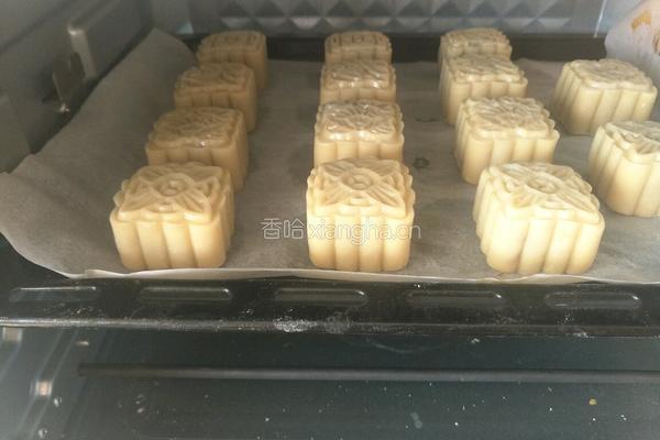 蔓越莓椰蓉月饼的做法图解8