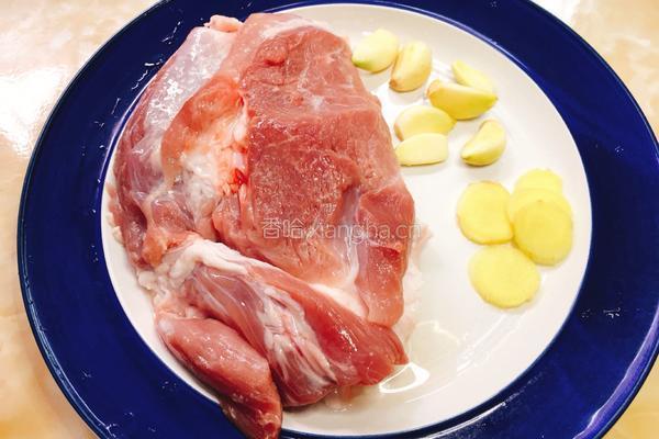 猪皮炖肉的做法图解2