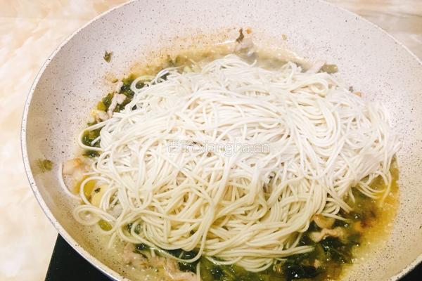 雪菜肉丝炒面的做法图解8