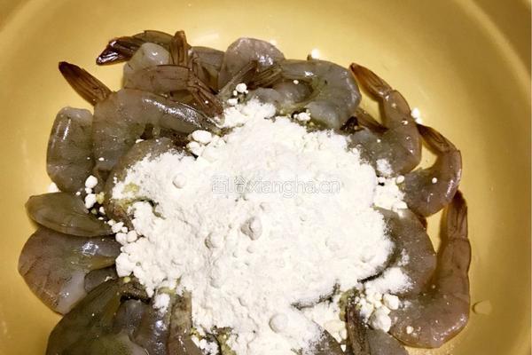 酸甜虾的做法图解4