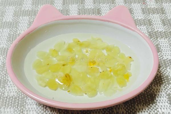 金耳银耳雪莲子桃胶羹的做法图解3