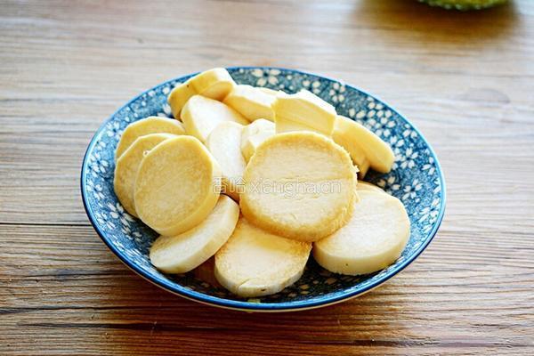 沙茶酱杏鲍菇的做法图解1