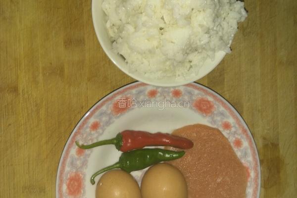 青椒蛋炒饭的做法图解1