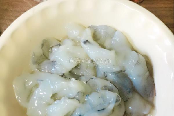 滑蛋虾仁的做法图解4