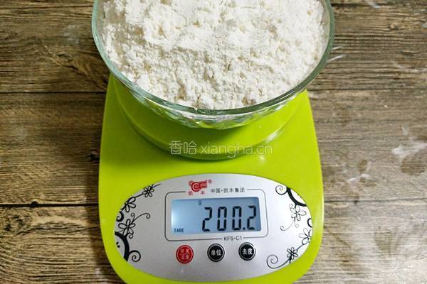 广式月饼(50克莲蓉蛋黄馅)的做法图解5