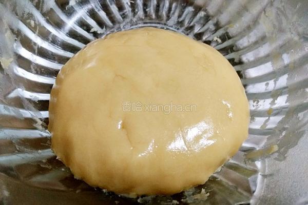 广式月饼(50克莲蓉蛋黄馅)的做法图解12