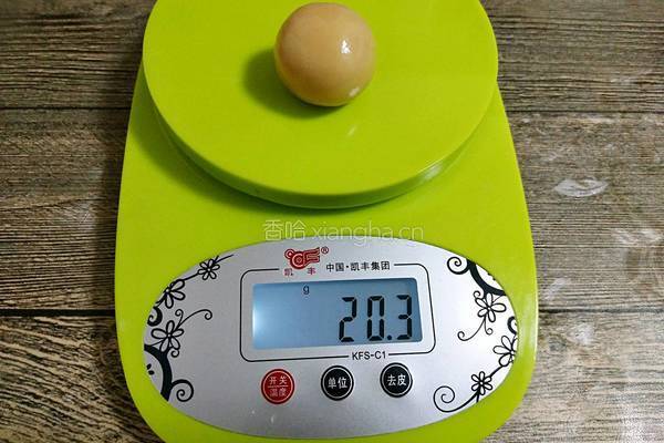广式月饼（50克莲蓉蛋黄馅）的做法图解19