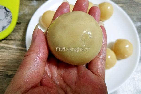 广式月饼(50克莲蓉蛋黄馅)的做法图解22