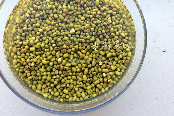 自制绿豆沙馅的做法图解1