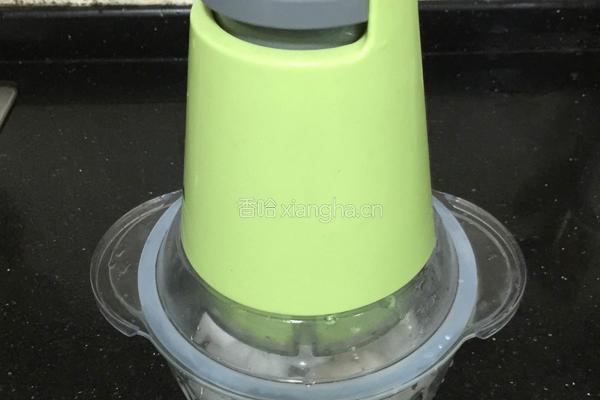 香煎墨鱼饼的做法图解4