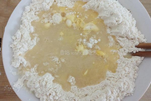 蝴蝶花卷的做法图解4