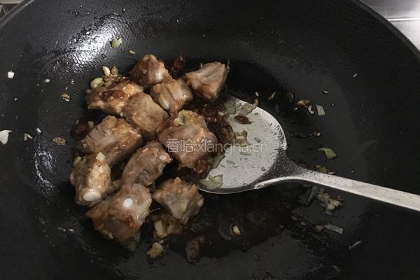 排骨炖豆角的做法图解5