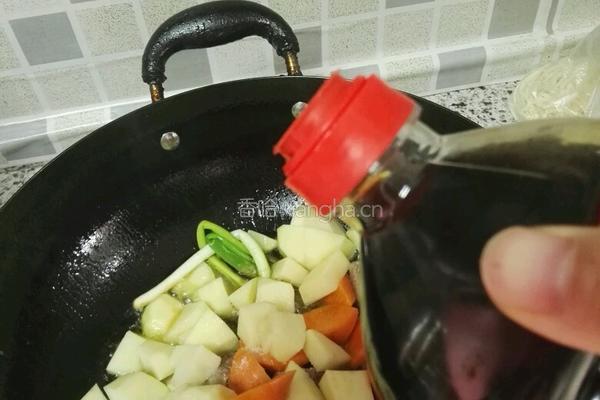 土豆茄汁烩牛肉的做法图解9