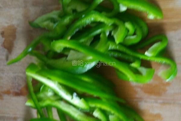 榛蘑炒尖椒肉末的做法图解4