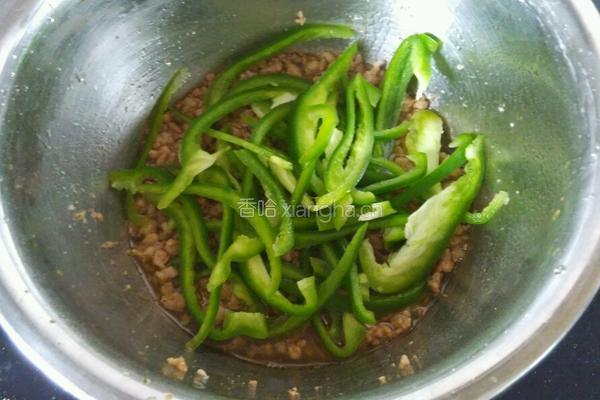 榛蘑炒尖椒肉末的做法图解9