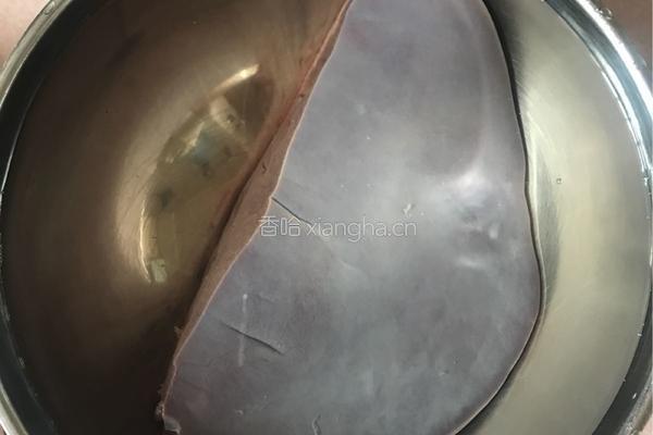 美味爆炒牛肝的做法图解1