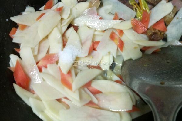 土豆片炒腊肉的做法图解8