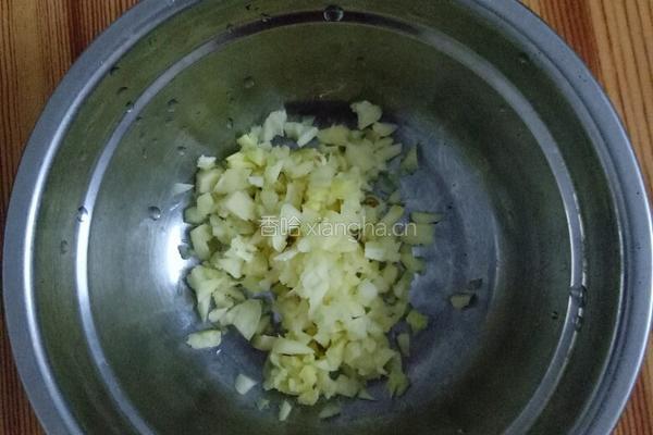 蒜蓉炒豇豆的做法图解2