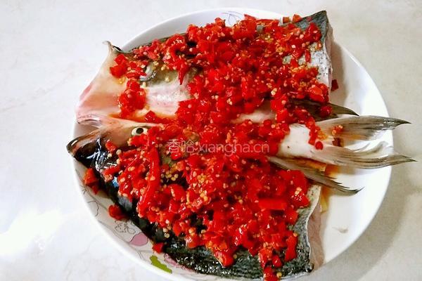 剁椒鱼头的做法图解5