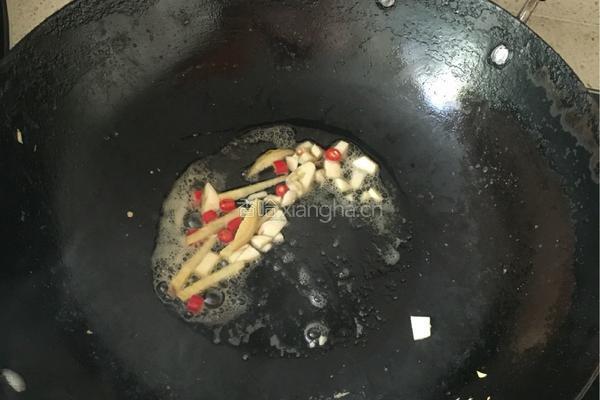 烧牛蛙的做法图解1