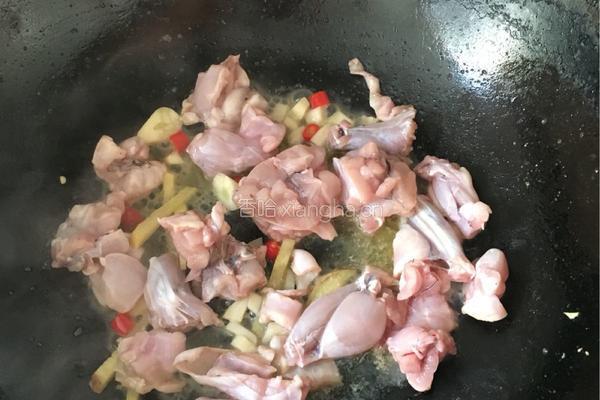 烧牛蛙的做法图解2