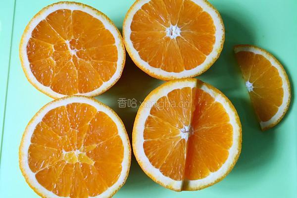 鲜榨新奇士橙汁的做法图解3