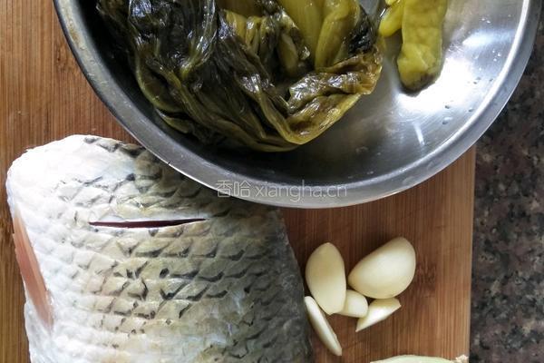 泡椒酸菜鱼的做法图解1