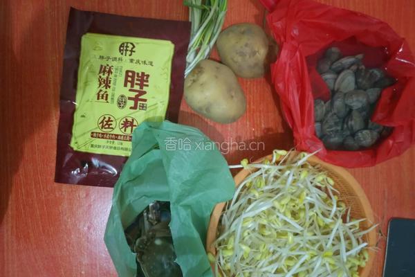 水煮海鲜的做法图解1