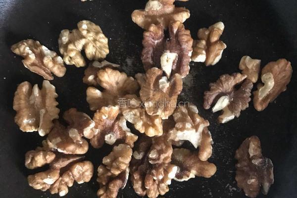 小刺猬、小兔子南瓜核桃芝麻馒头的做法图解5