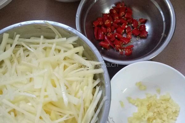 香辣土豆丝的做法图解2