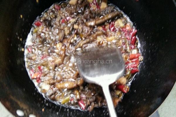 泡椒鳝鱼片的做法图解4
