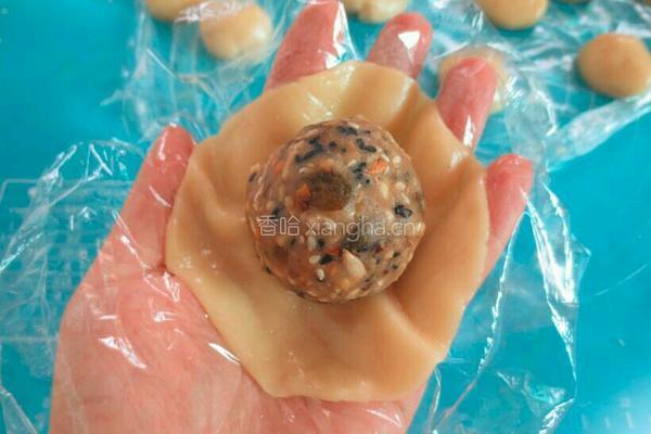 广式伍仁月饼的做法图解10