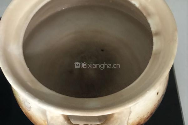 鲫鱼粥的做法图解1