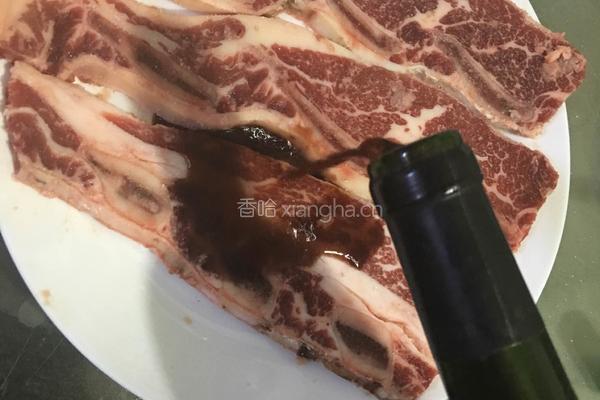 黑椒牛仔骨的做法图解1