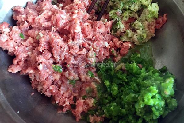 牛肉青椒馅烫面蒸饺的做法图解6