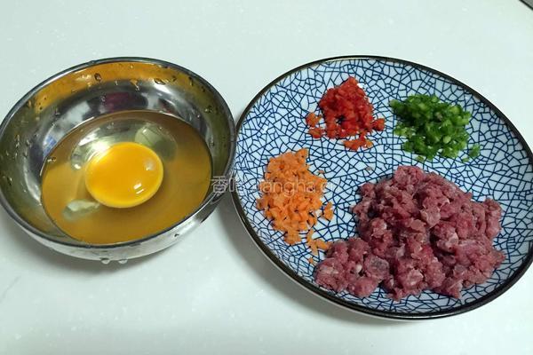 牛肉末蒸蛋的做法图解2