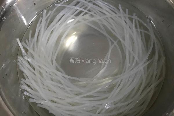 肉炒小白菜粉条的做法图解5