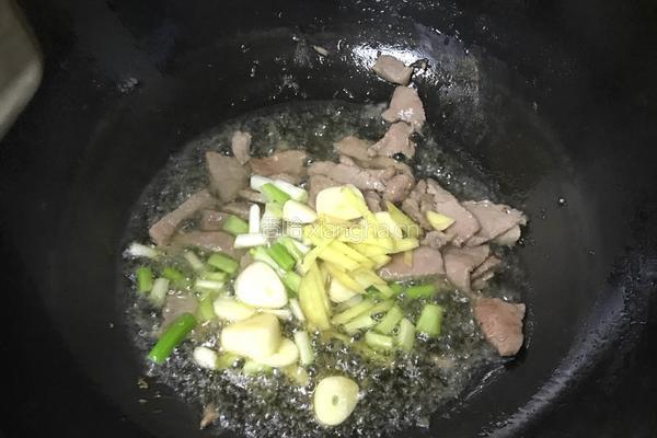 肉炒小白菜粉条的做法图解10